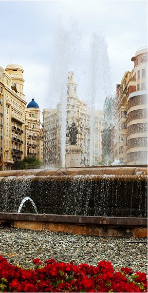 Fotografía de fuente en la ciudad de Valencia, España.